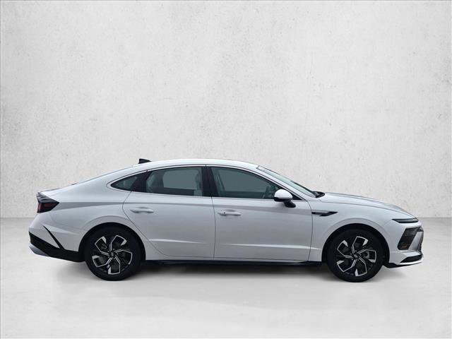 Used 2024 Hyundai Sonata SEL FWD image 4