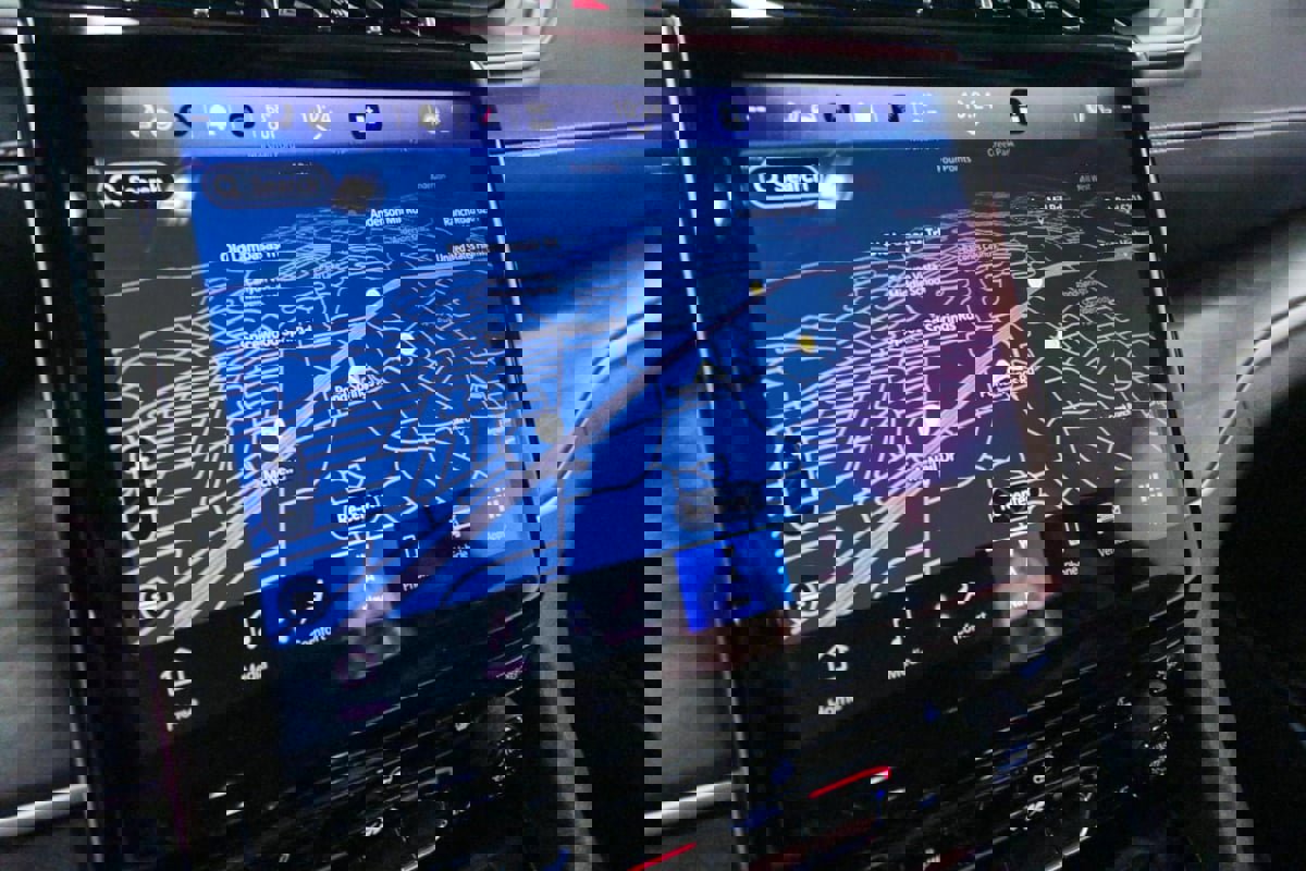 Used 2023 Jeep Grand Cherokee Limited w/ Trailer Tow Prep Group (B) image 18