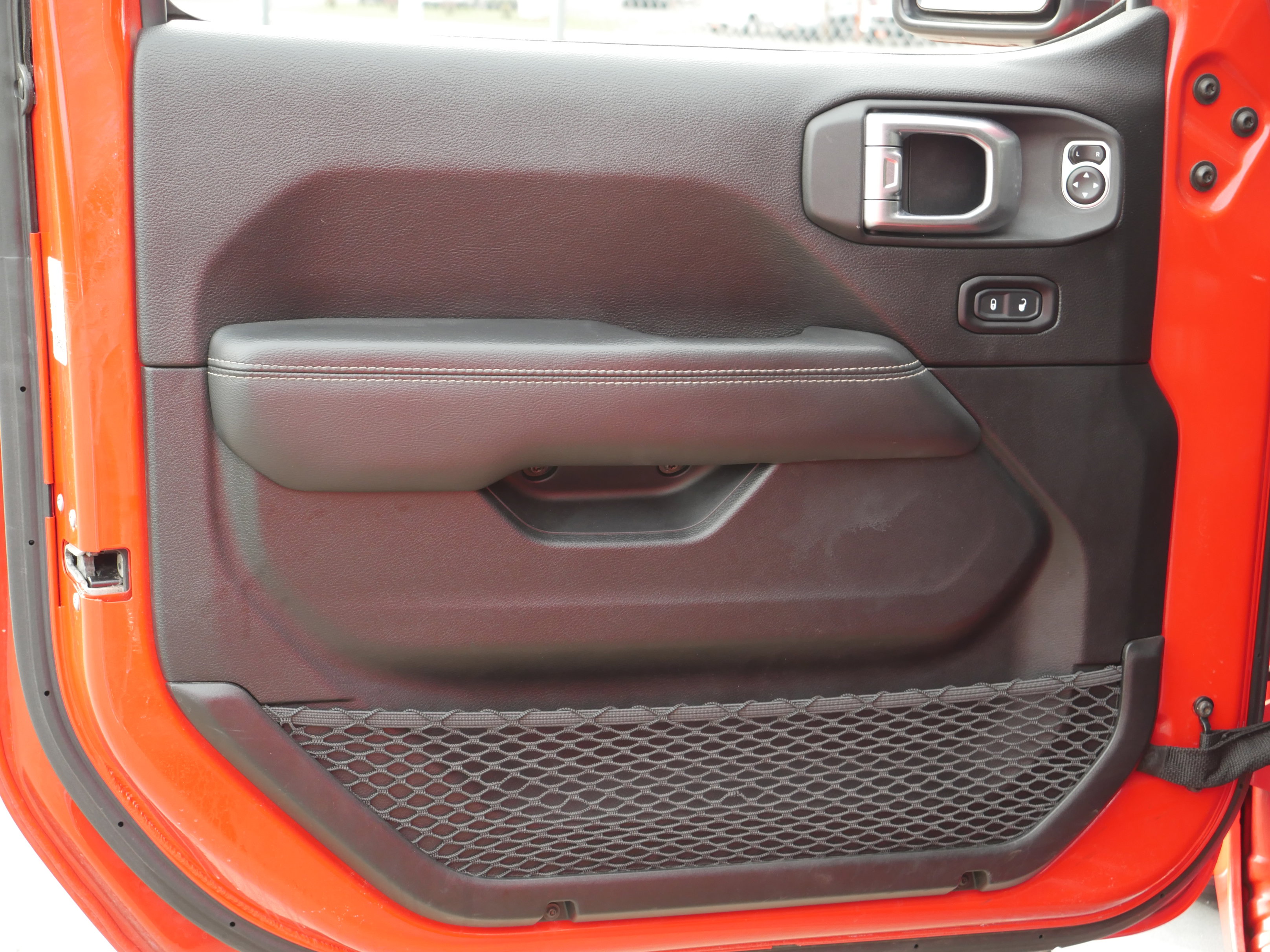 Used 2020 Jeep Wrangler Unlimited Sahara w/ Uconnect 4C Nav & Sound Group image 32