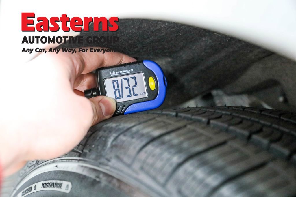 Used 2024 Chrysler Pacifica Touring-L image 24