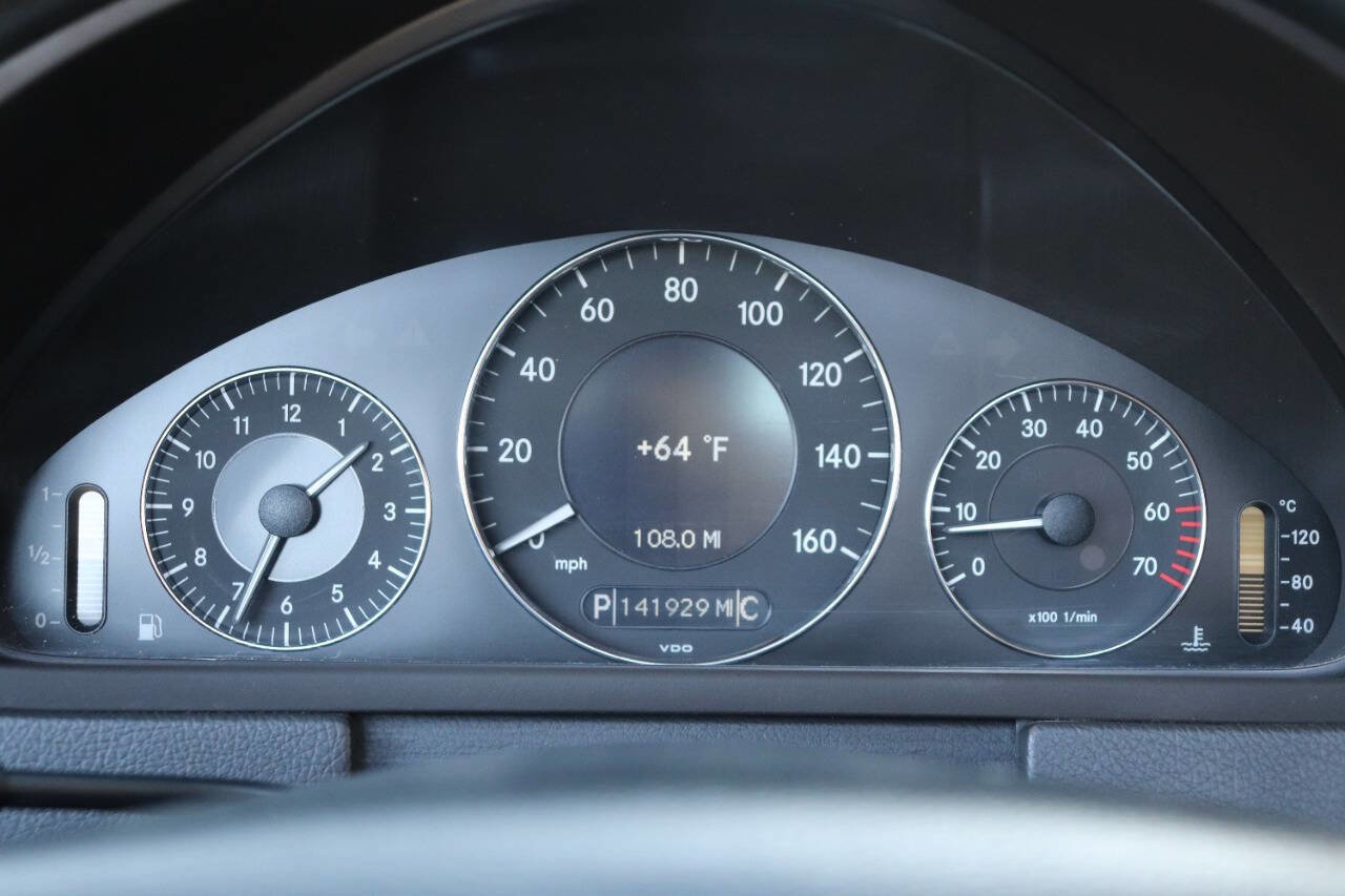 Used 2005 Mercedes-Benz CLK 320 Cabriolet image 39