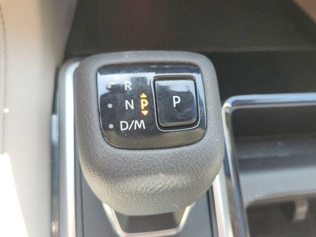 Used 2024 Nissan Pathfinder SL w/ Black Appearance Package image 40