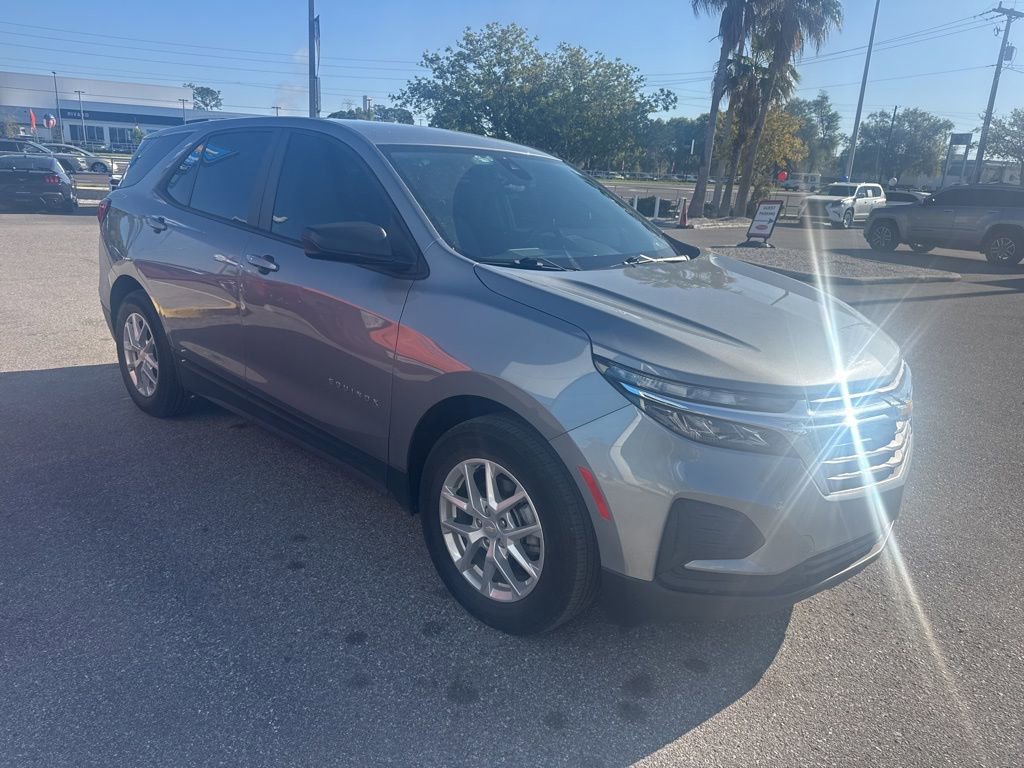 Used 2023 Chevrolet Equinox LS w/ LS Convenience Package image 1