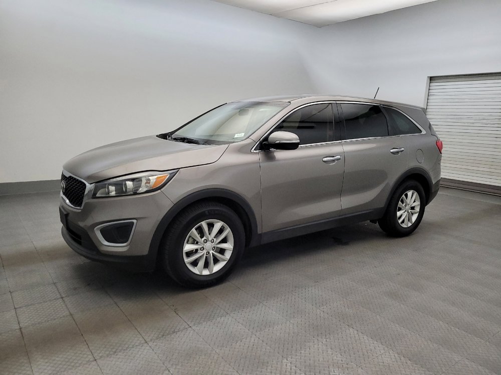 Used 2017 Kia Sorento L FWD image 2
