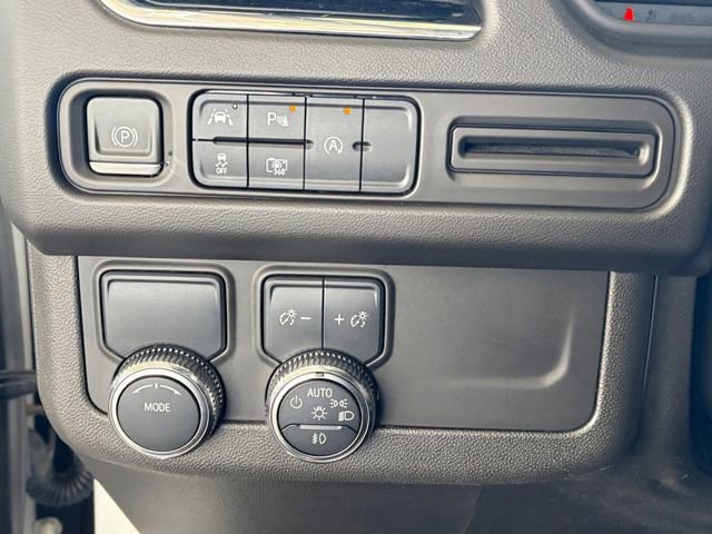 Certified 2023 GMC Yukon XL SLT w/ SLT Premium Package image 5