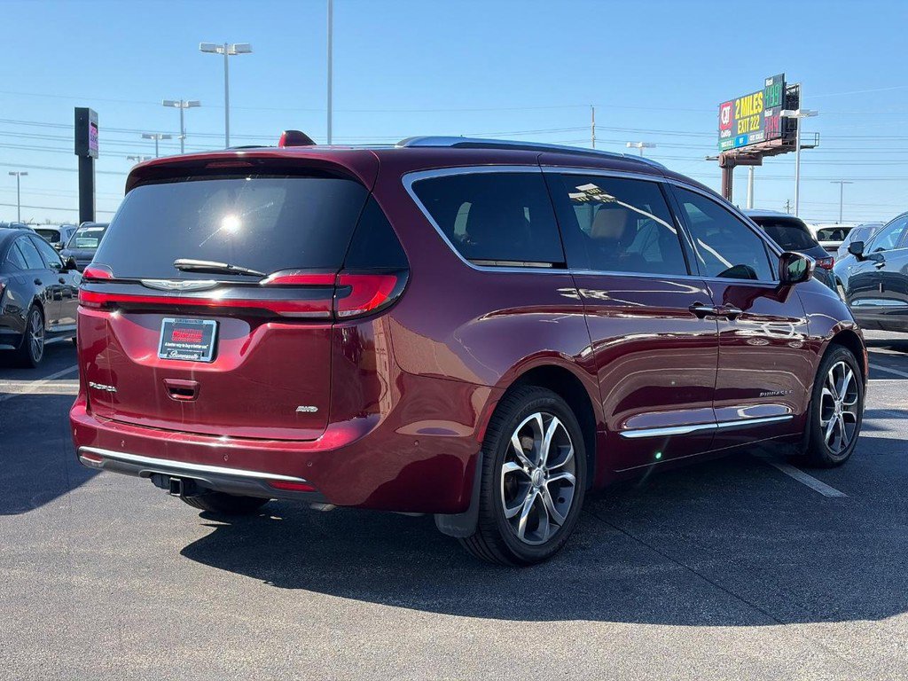 Used 2022 Chrysler Pacifica Pinnacle AWD/4WD image 4