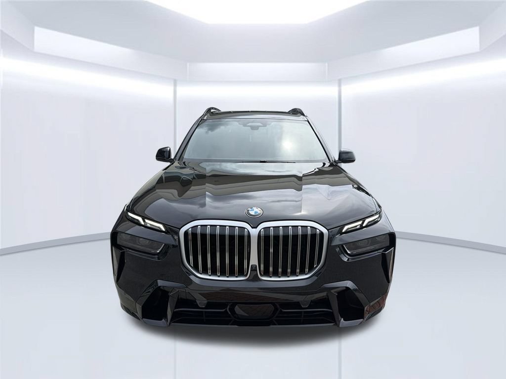 Used 2025 BMW X7 xDrive40i w/ M Sport Package AWD/4WD image 2