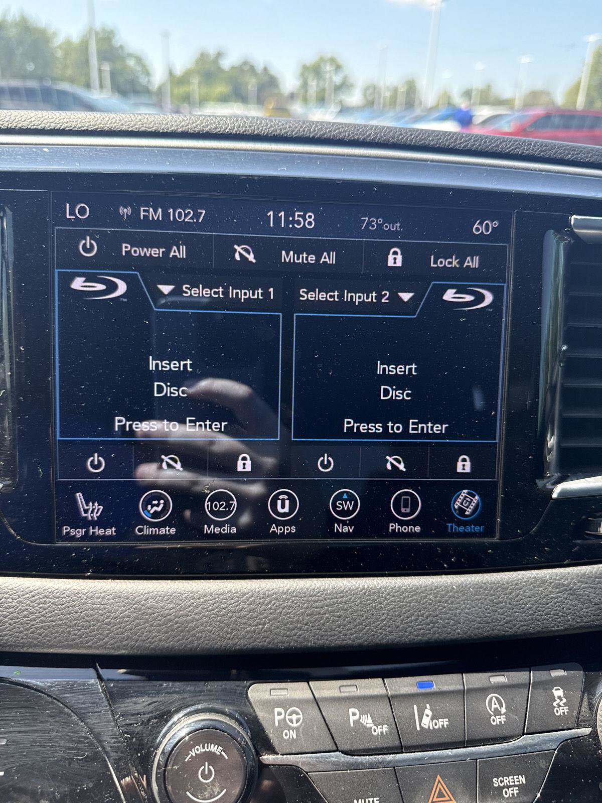 Used 2019 Chrysler Pacifica Touring-L Plus w/ Advanced Safetytec Group FWD image 22