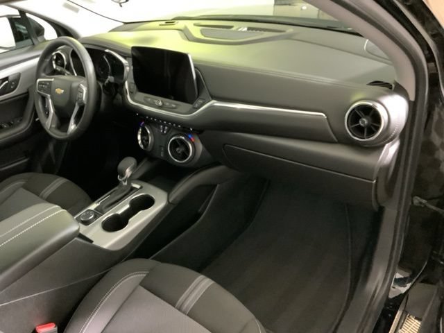 Used 2025 Chevrolet Blazer LT AWD/4WD image 30