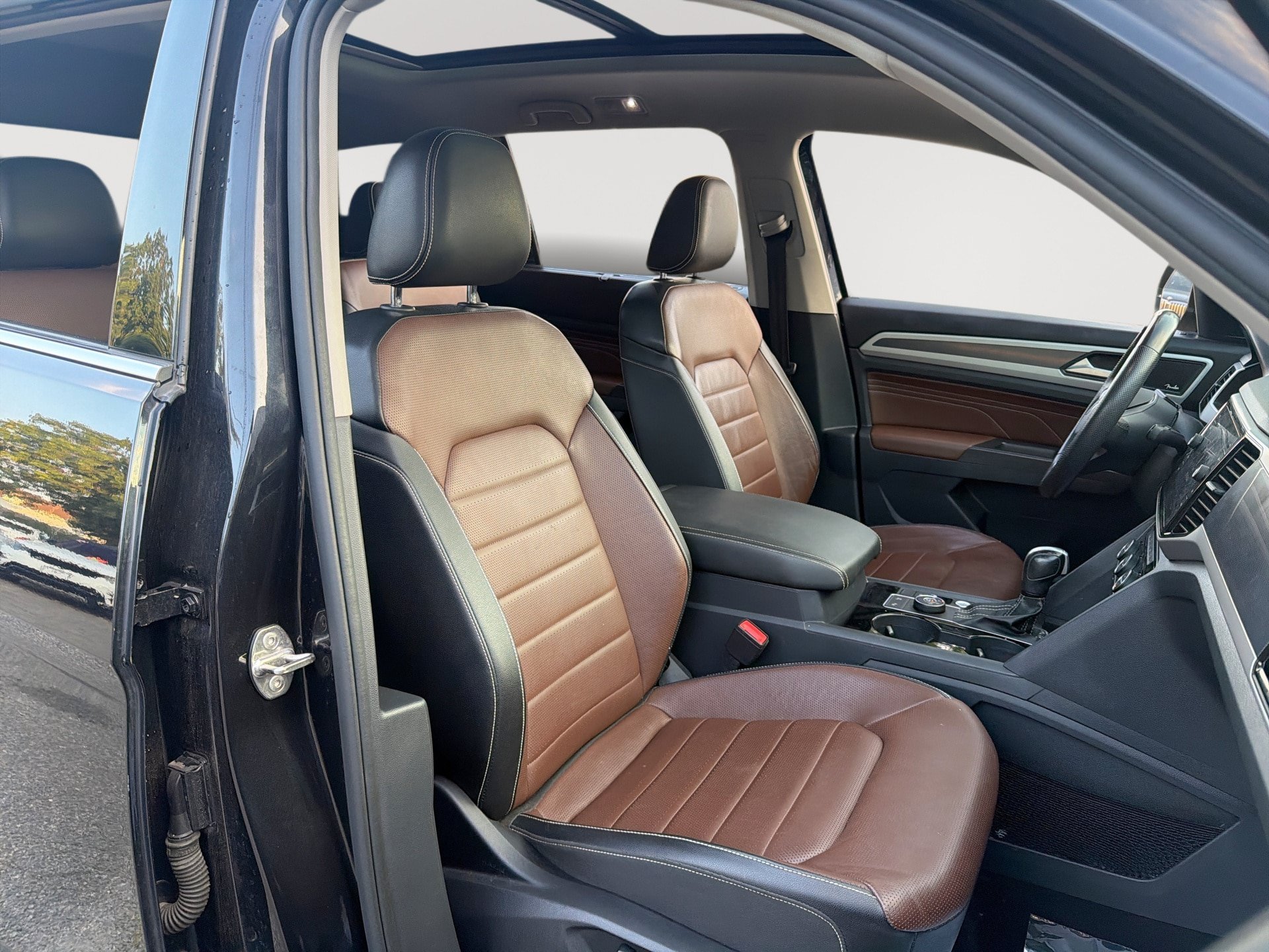 Used 2023 Volkswagen Atlas SEL Premium AWD/4WD image 28