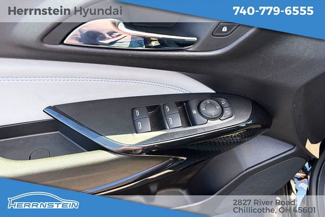 Used 2025 Chevrolet Trax LT FWD image 15