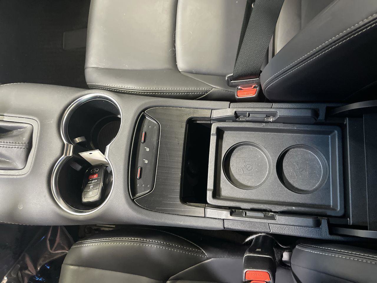 Used 2024 Toyota Venza XLE image 21