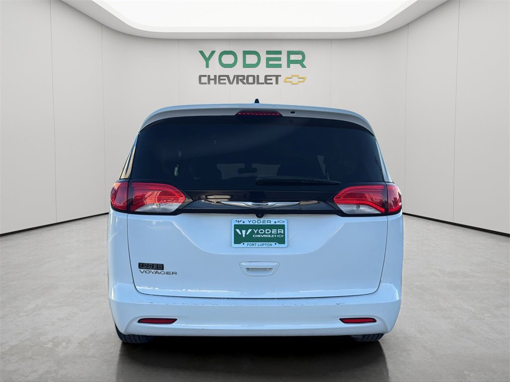 Used 2022 Chrysler Voyager LX image 8