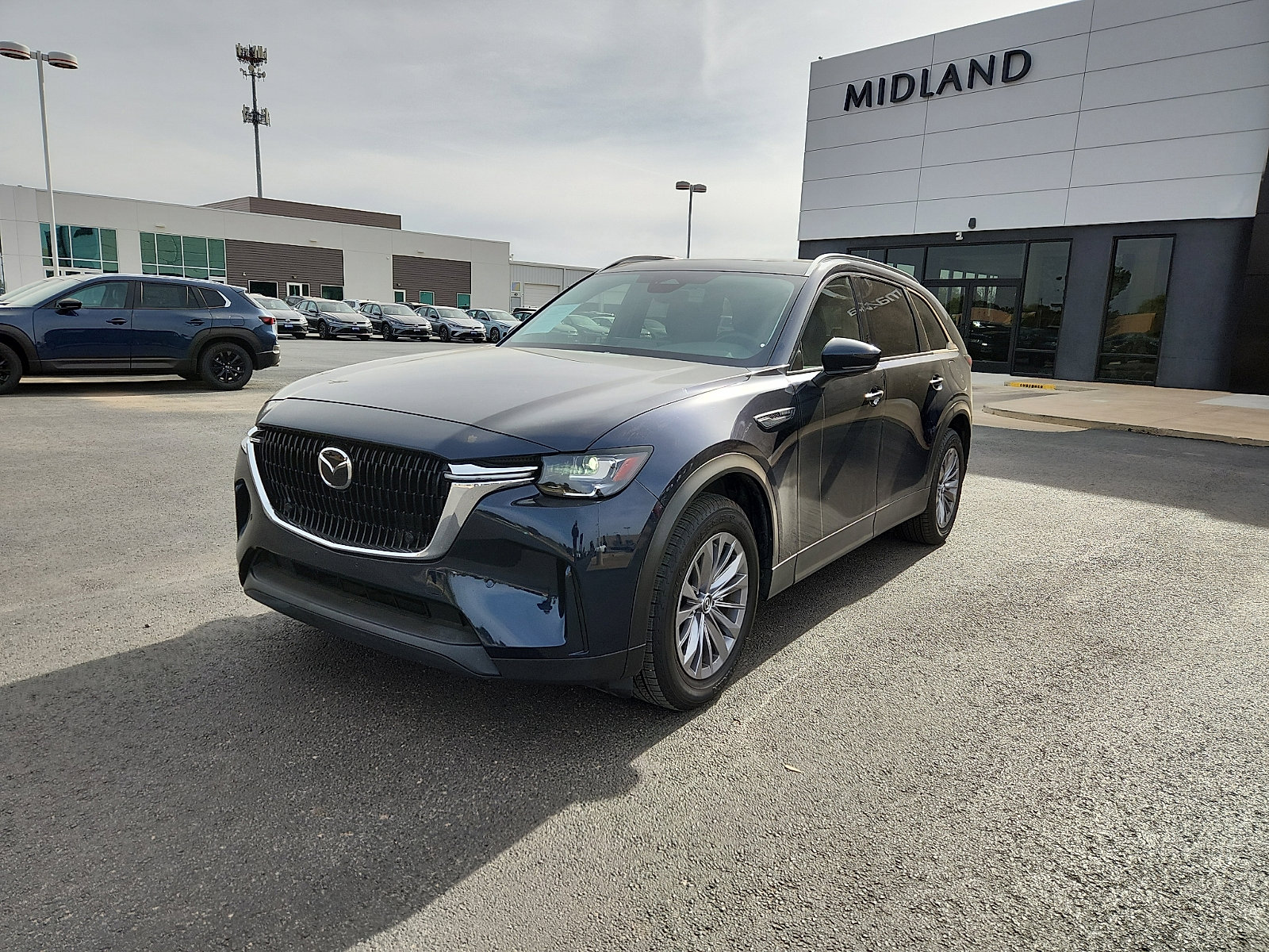 Used 2025 MAZDA CX-90 3.3 Turbo w/ Preferred Package image 3