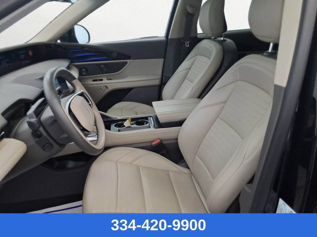 Used 2024 Lincoln Nautilus Reserve w/ Equipment Group 202A image 12