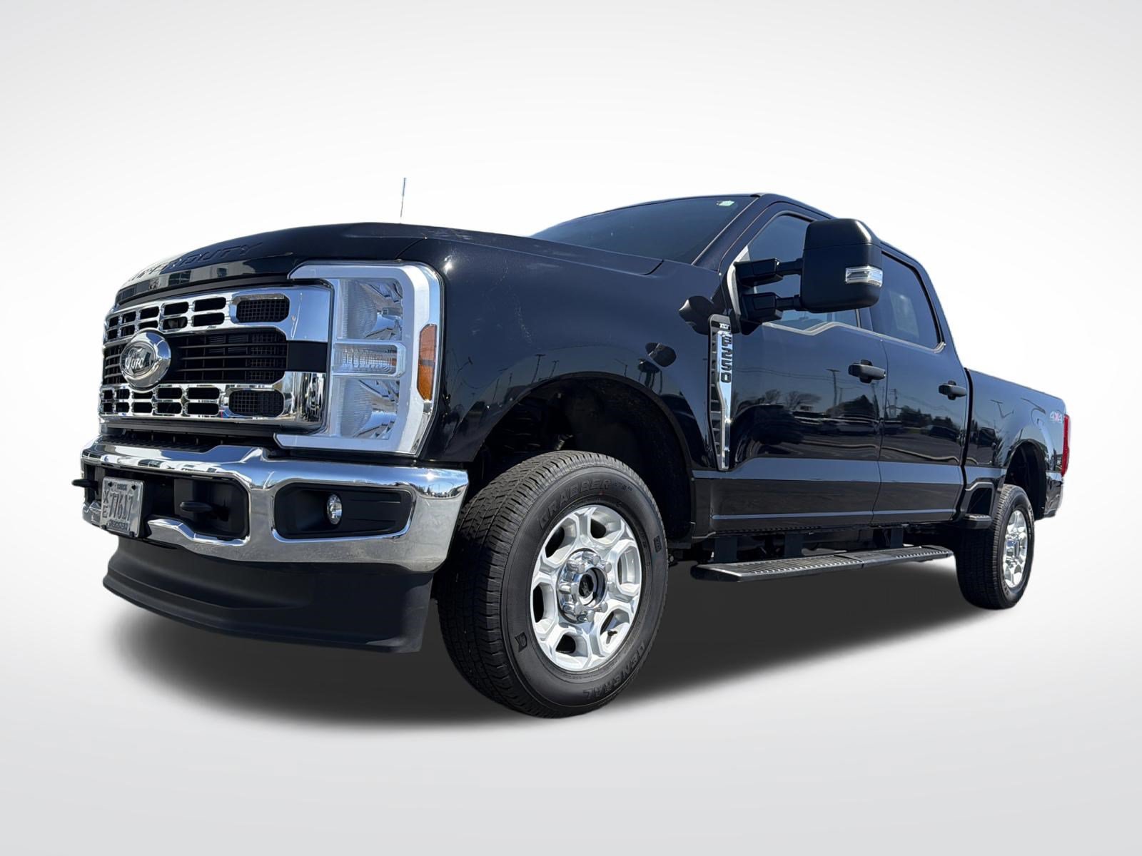 Certified 2025 Ford F250 XLT AWD/4WD image 3