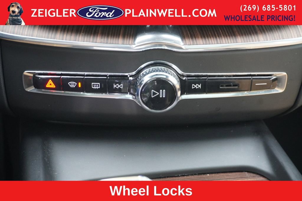 Used 2023 Volvo XC60 B5 Ultimate image 25