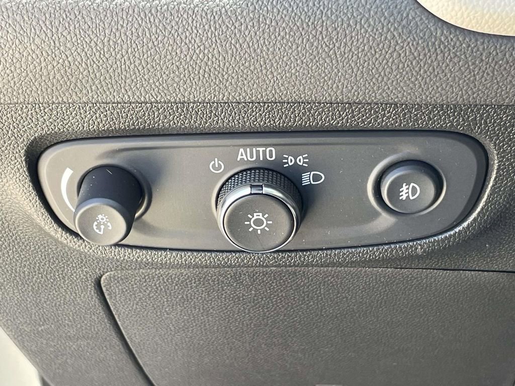 Used 2023 Buick Encore GX Essence w/ Experience Buick Package FWD image 19