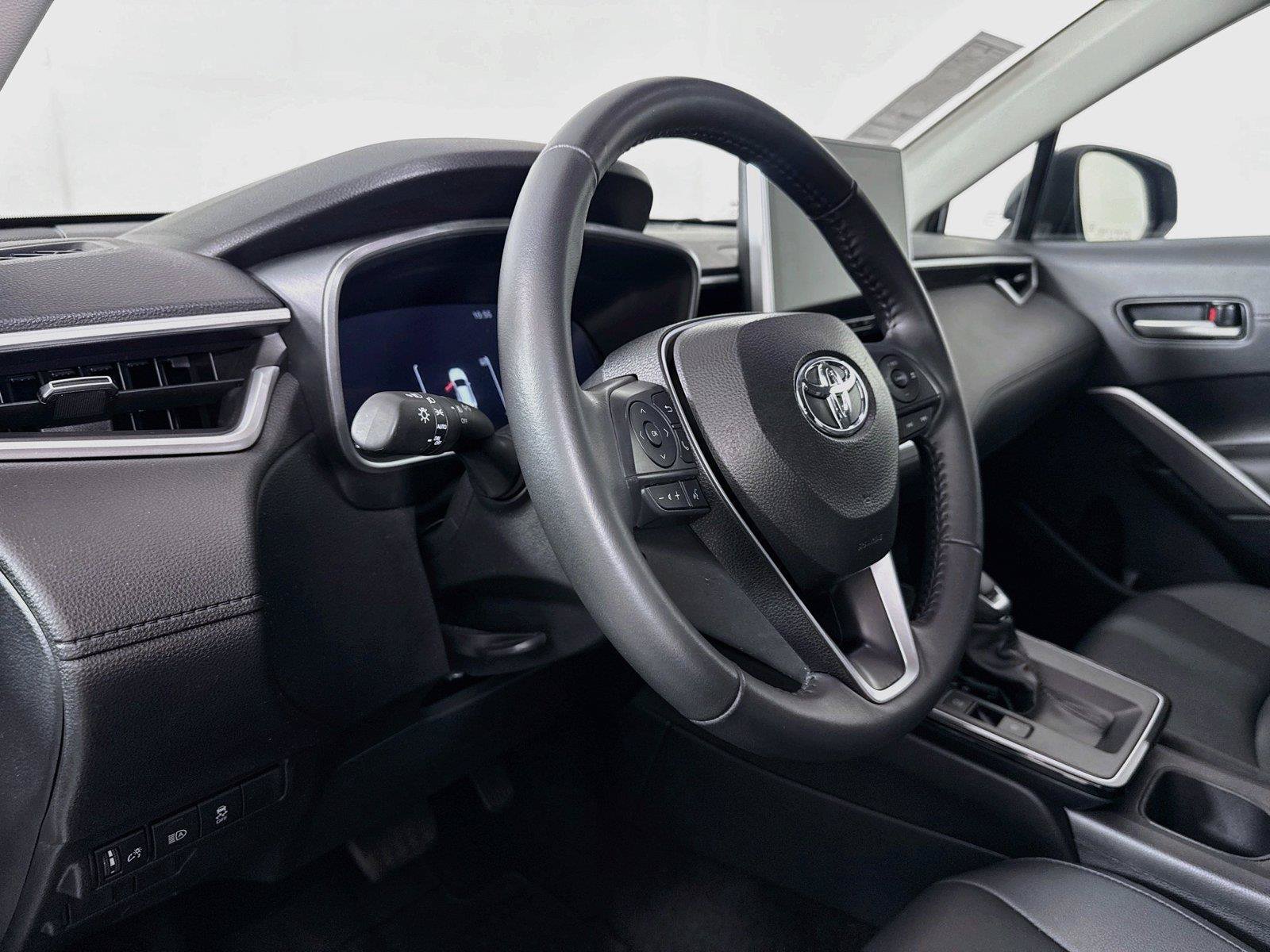 Certified 2026 Toyota Corolla Cross XLE FWD image 4