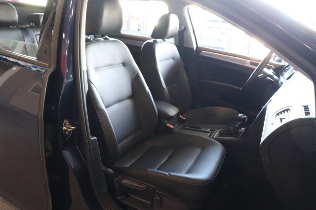 Used 2016 Volkswagen e-Golf SEL Premium image 26