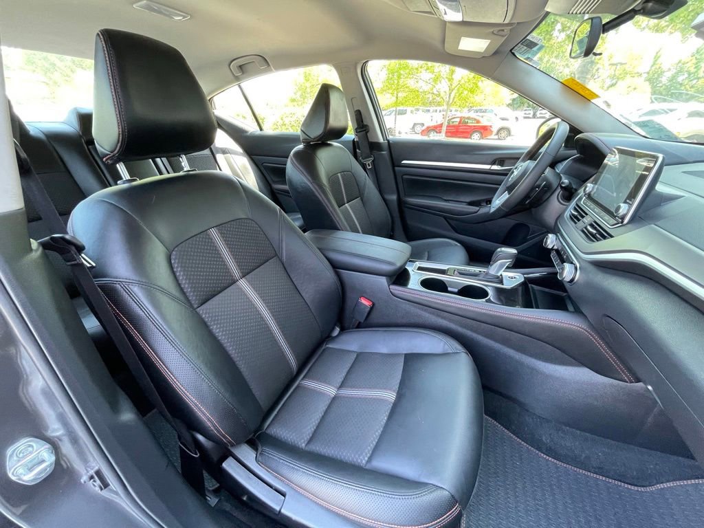 Used 2025 Nissan Altima 2.5 SR FWD image 30