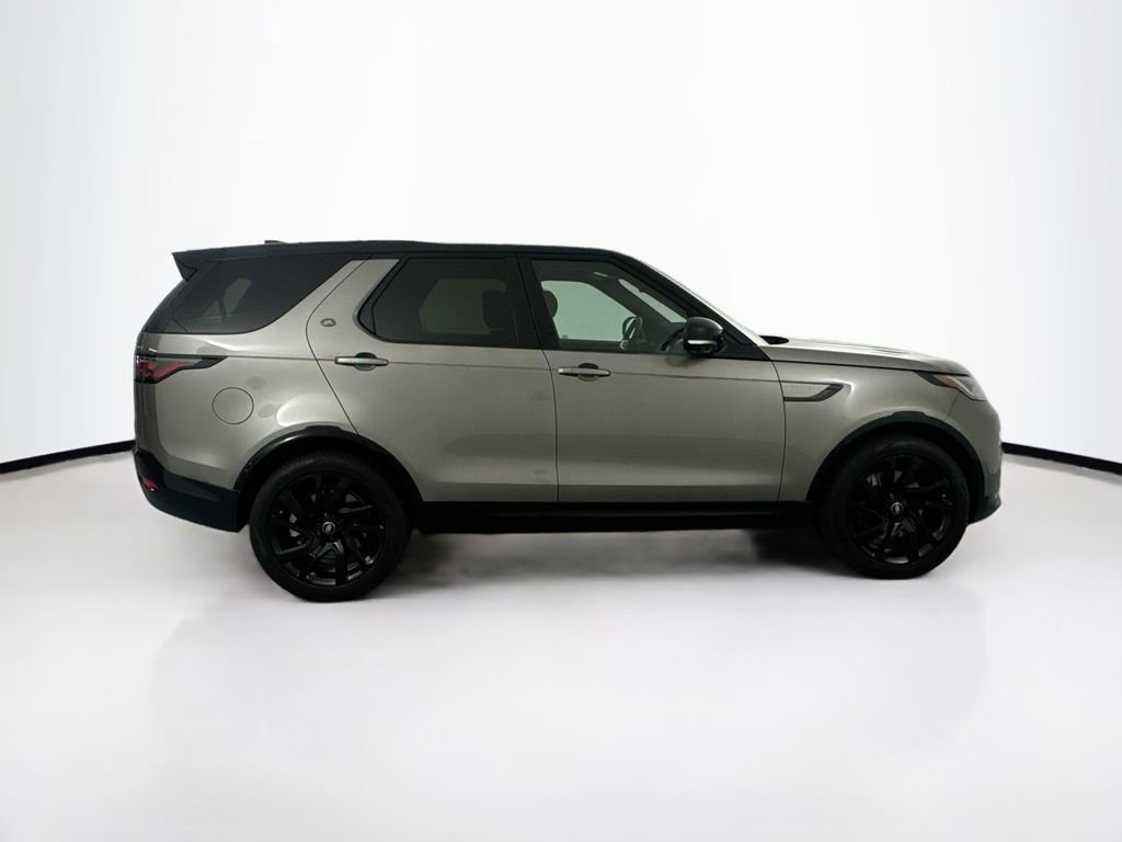Certified 2024 Land Rover Discovery Dynamic SE image 4