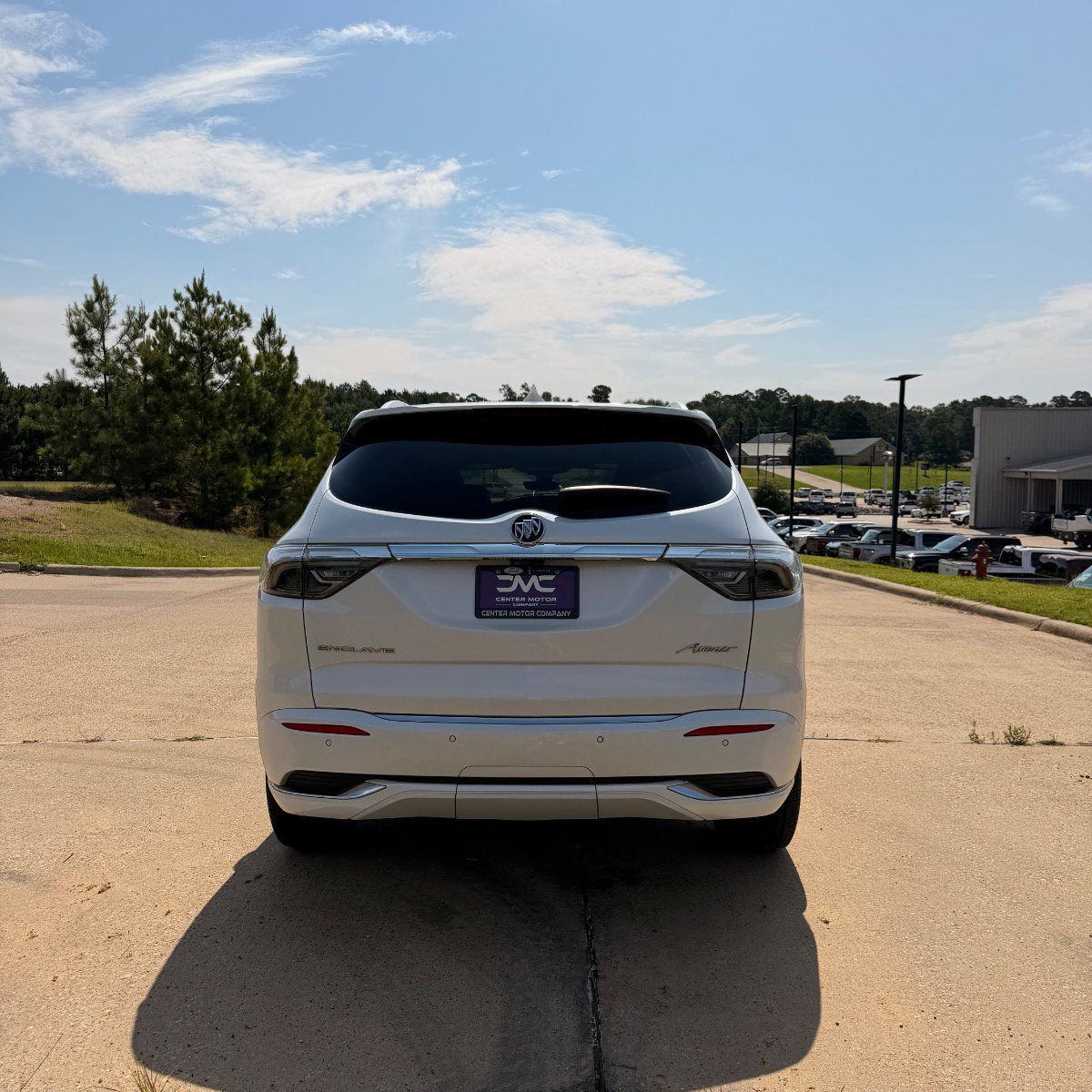 Used 2023 Buick Enclave Avenir w/ Avenir Technology Package FWD image 6