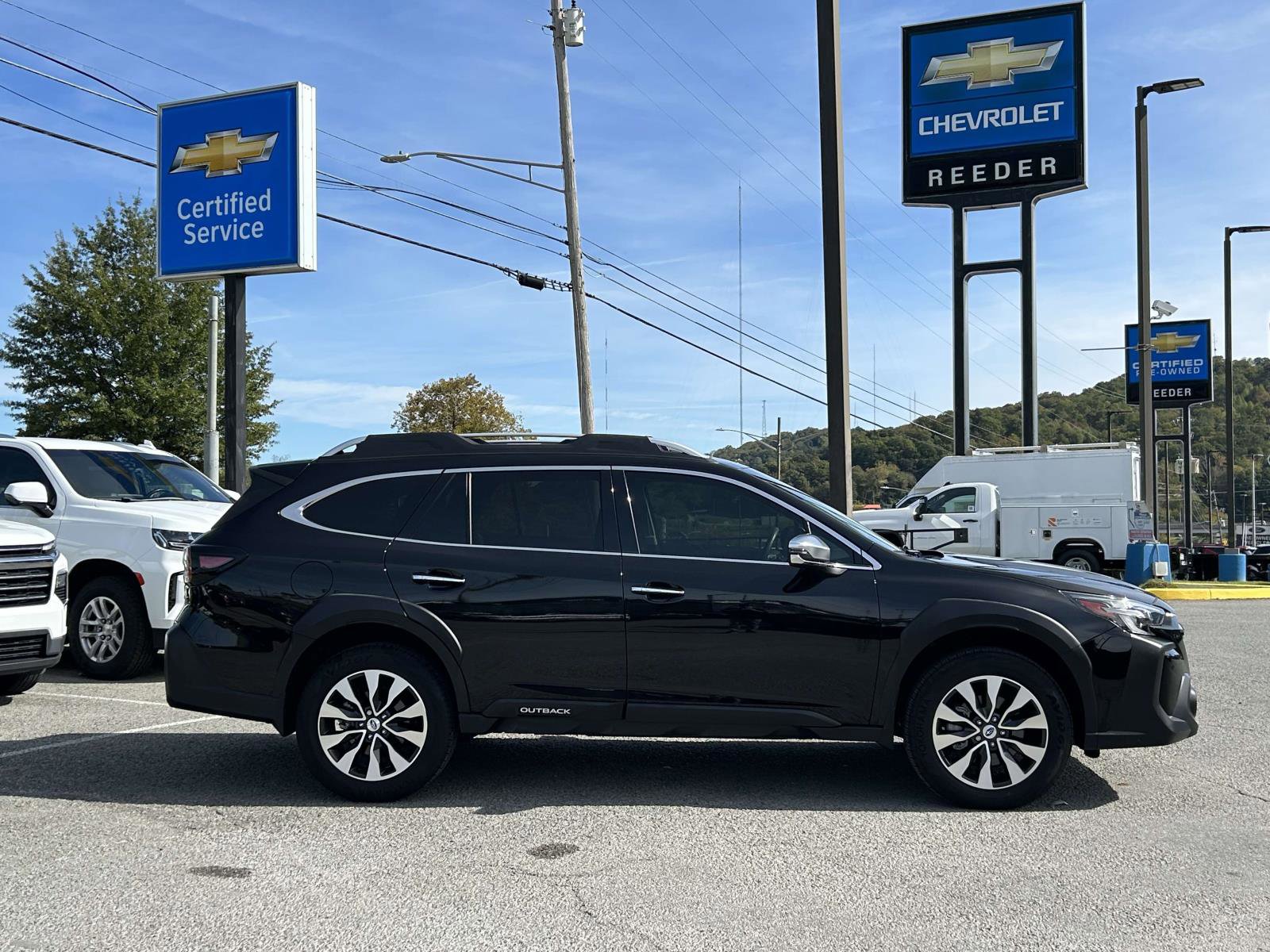 Used 2025 Subaru Outback Touring image 2