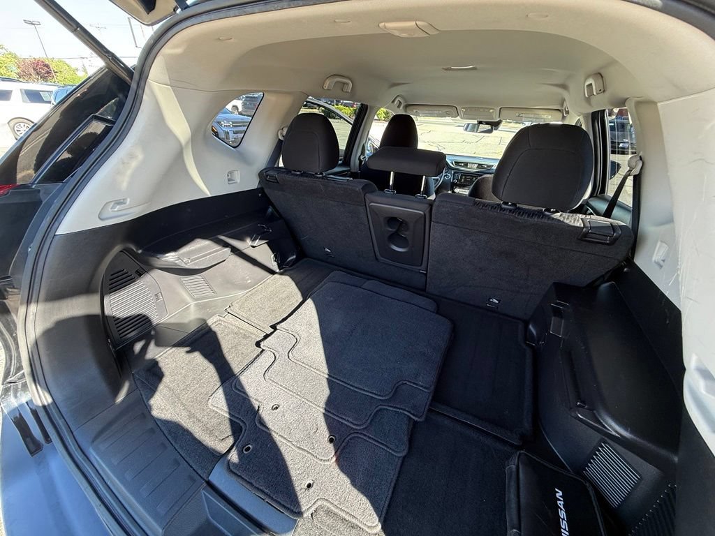 Used 2019 Nissan Rogue SV w/ Premium Package AWD/4WD image 34