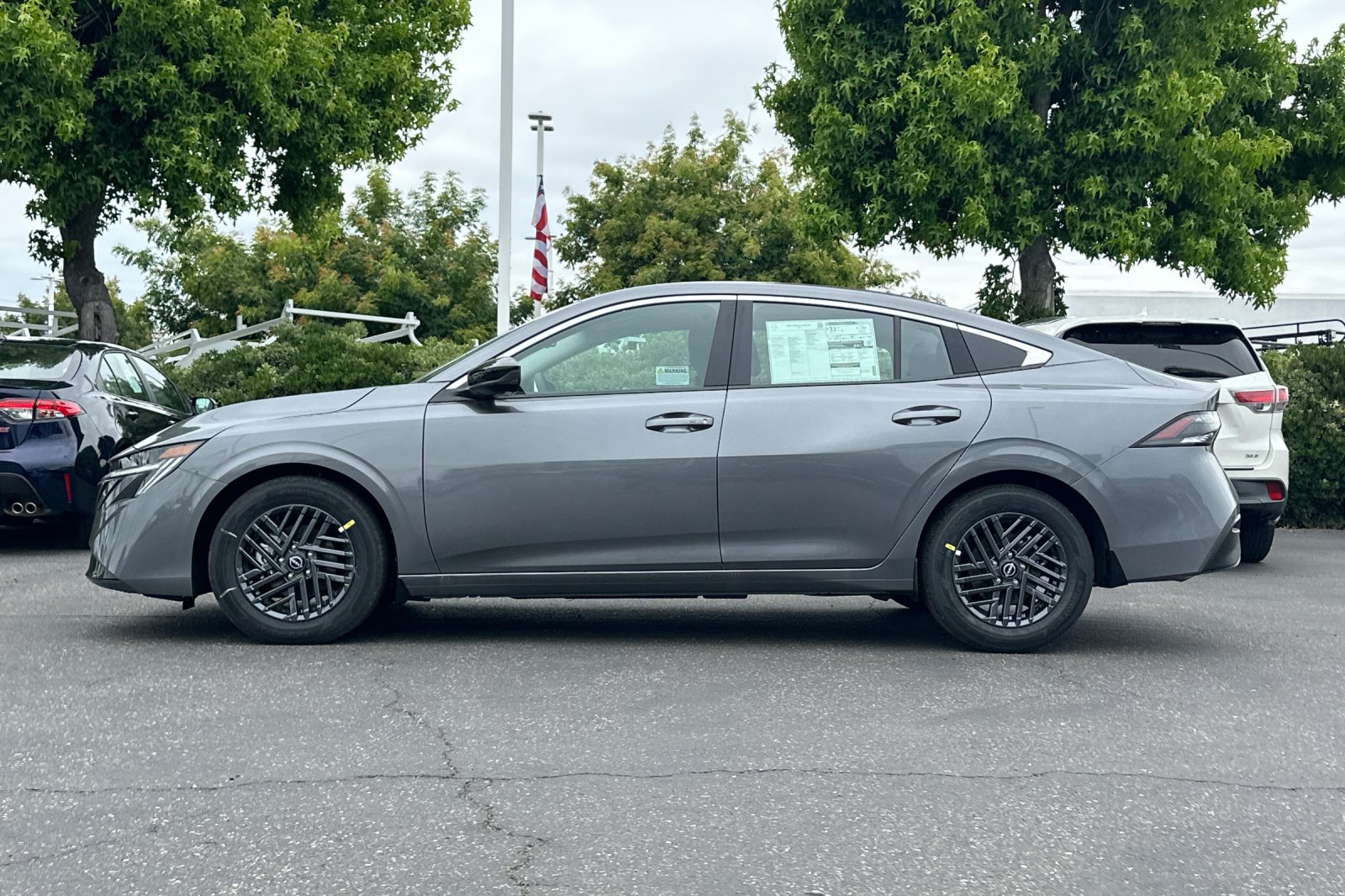 New 2026 Nissan Sentra SV w/ SV Convenience Package FWD image 7