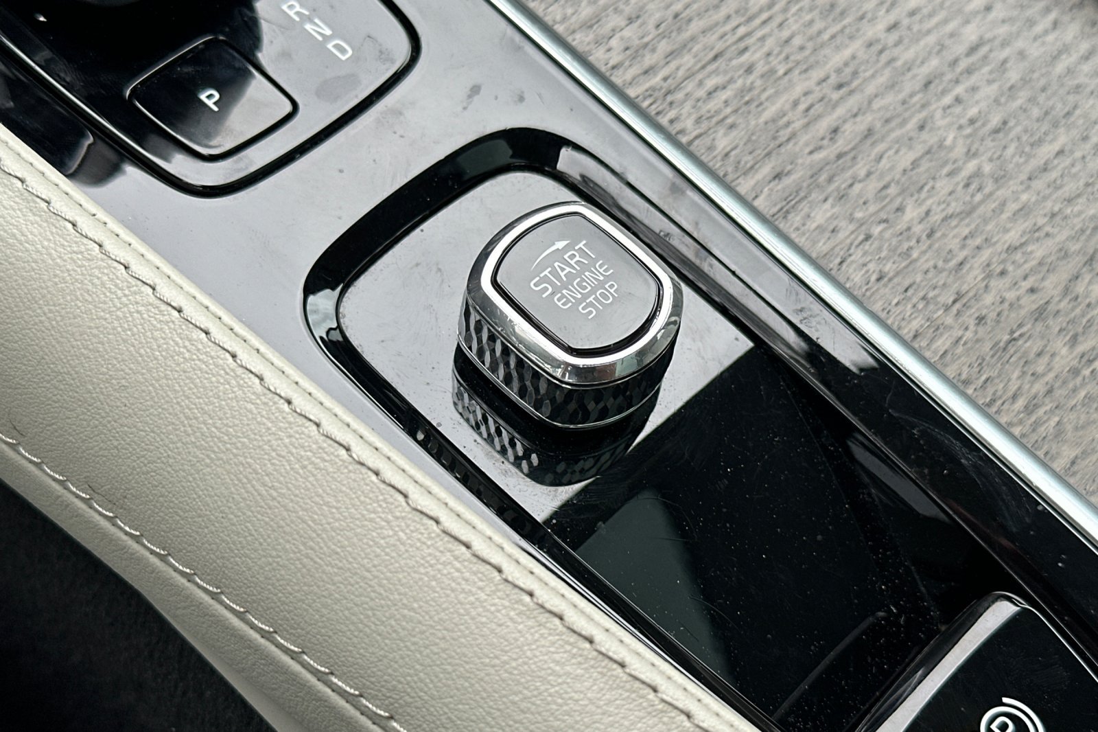 Certified 2023 Volvo XC90 B6 Core w/ Protection Package Premier AWD/4WD image 26