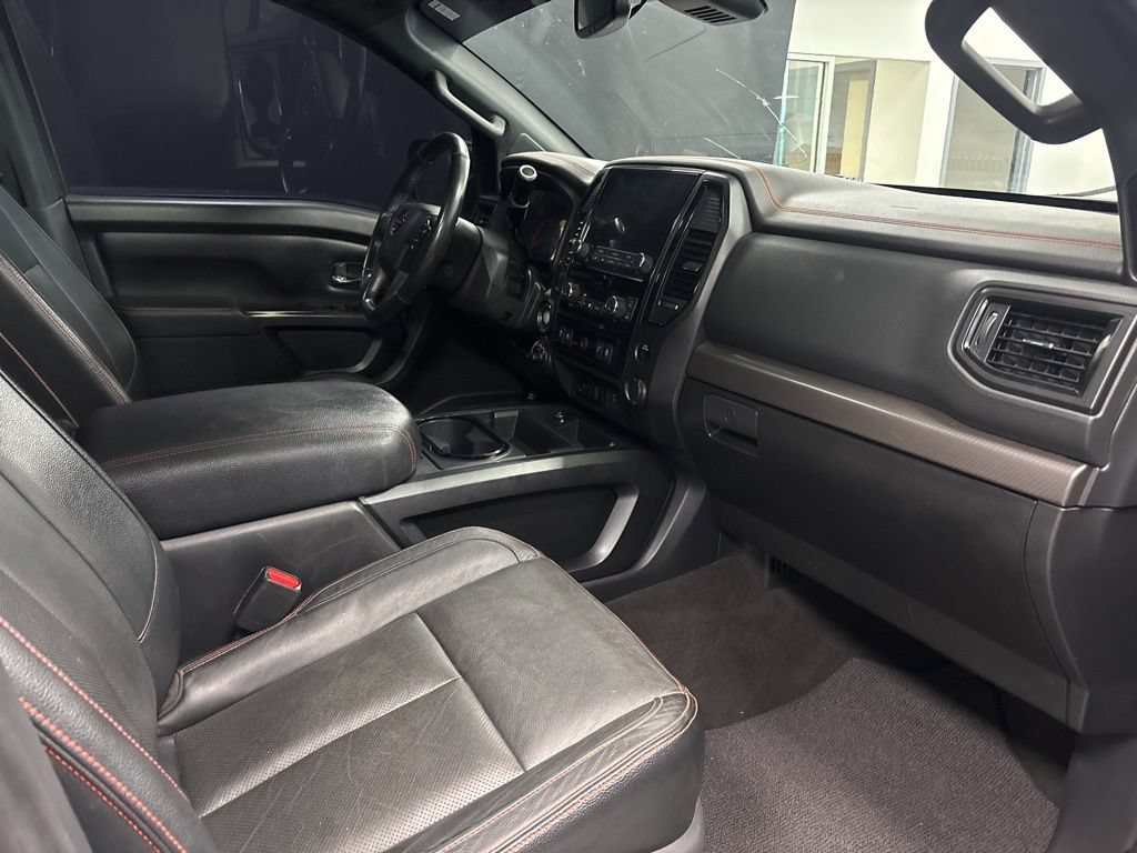 Used 2020 Nissan Titan PRO-4X w/ Pro-4x Convenience Package AWD/4WD image 12