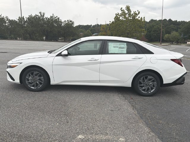 New 2026 Hyundai Elantra Hybrid FWD image 4