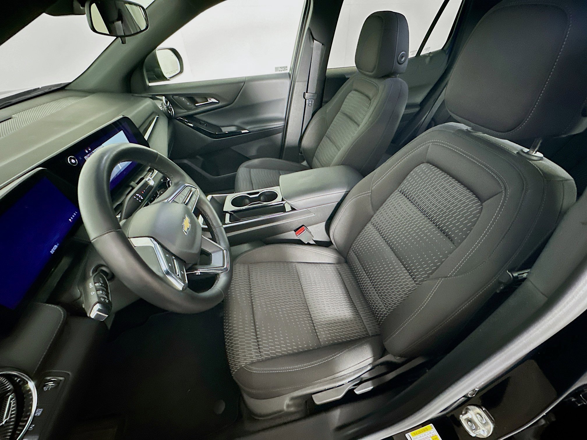 Used 2025 Chevrolet Equinox LT image 13