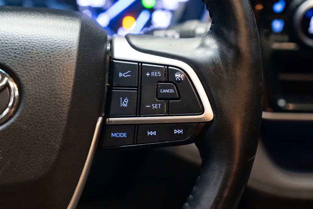 Used 2022 Toyota Highlander Limited image 15