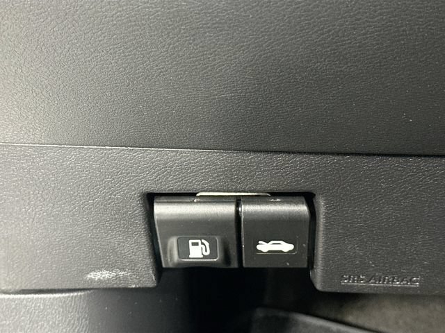 Used 2023 Nissan Versa SV FWD image 21