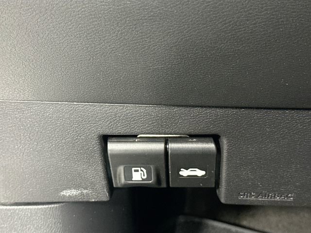 Used 2023 Nissan Versa SV FWD image 21