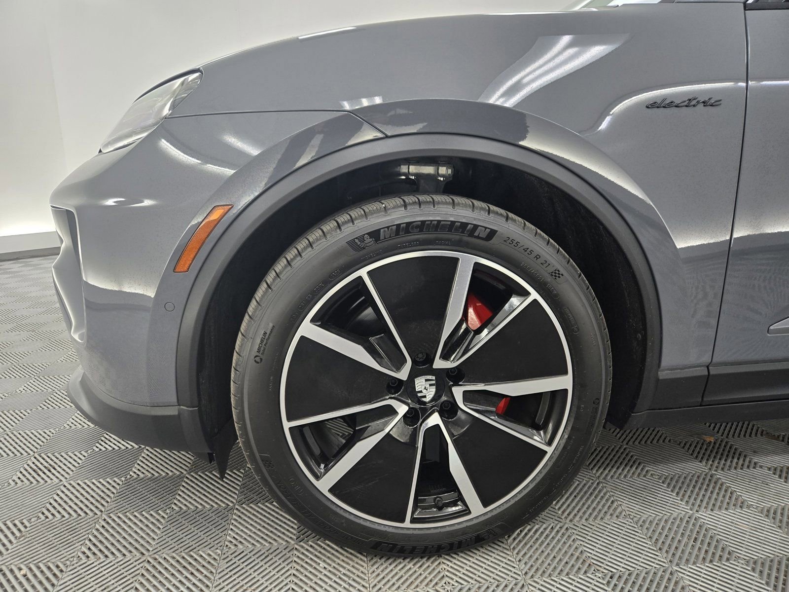 New 2025 Porsche Macan 4S Electric image 13