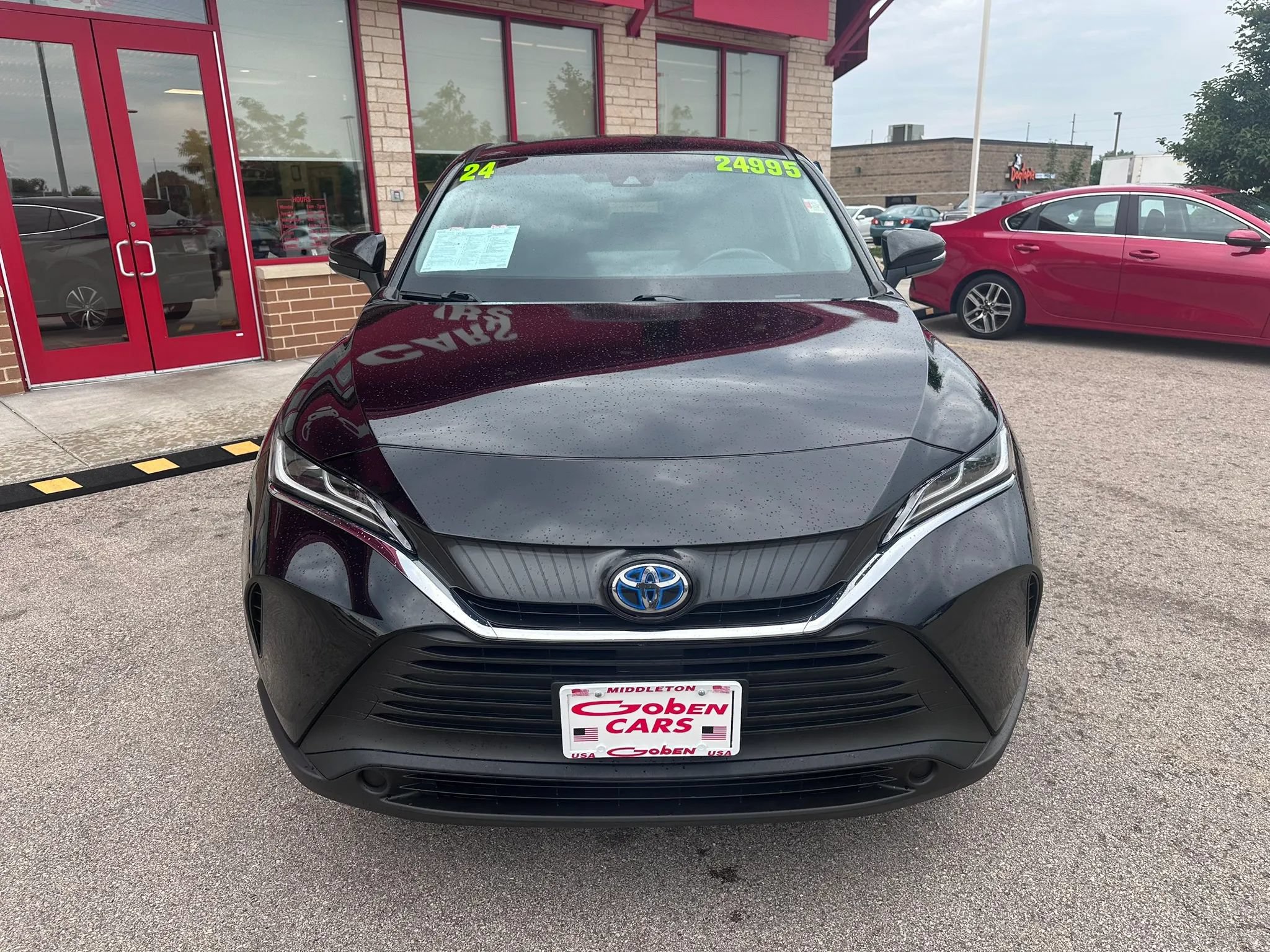 Used 2024 Toyota Venza LE AWD/4WD image 2