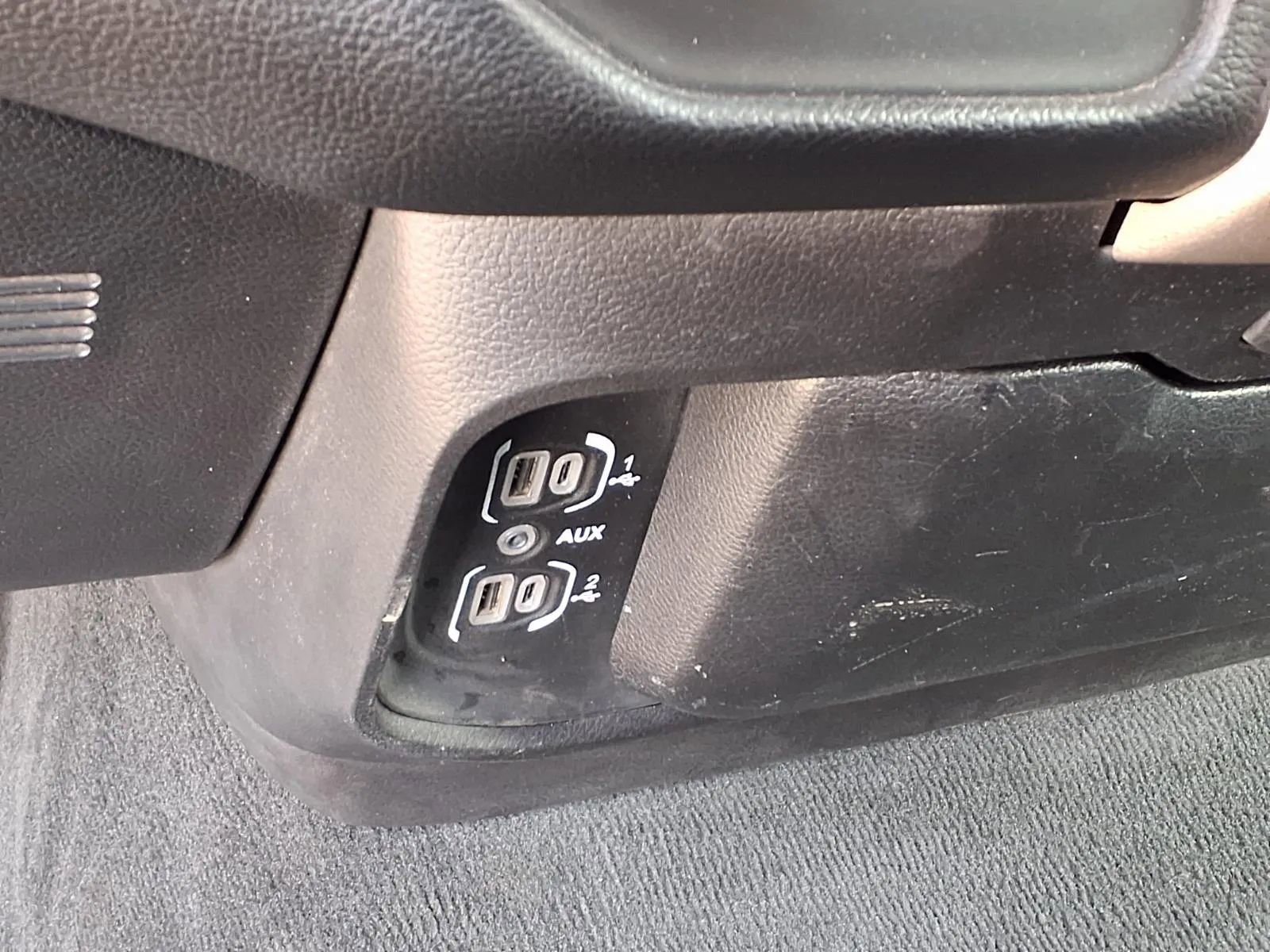 Used 2019 RAM 1500 Laramie AWD/4WD image 23