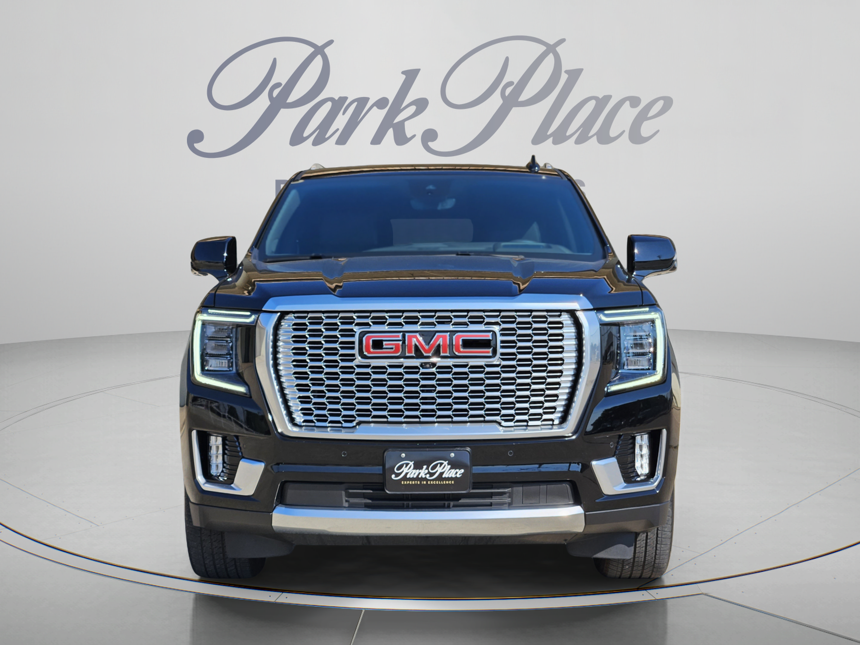 Used 2024 GMC Yukon Denali w/ Denali Reserve Package AWD/4WD image 9
