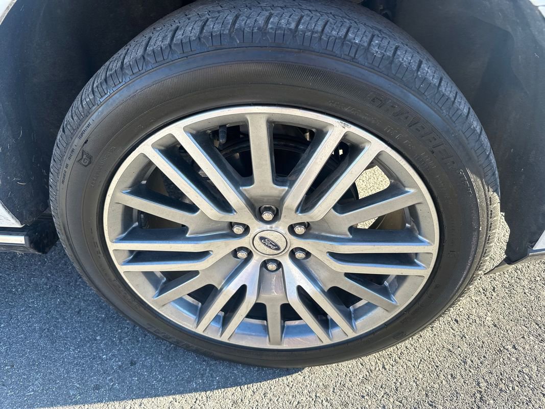 Used 2024 Ford Expedition Max Limited image 9