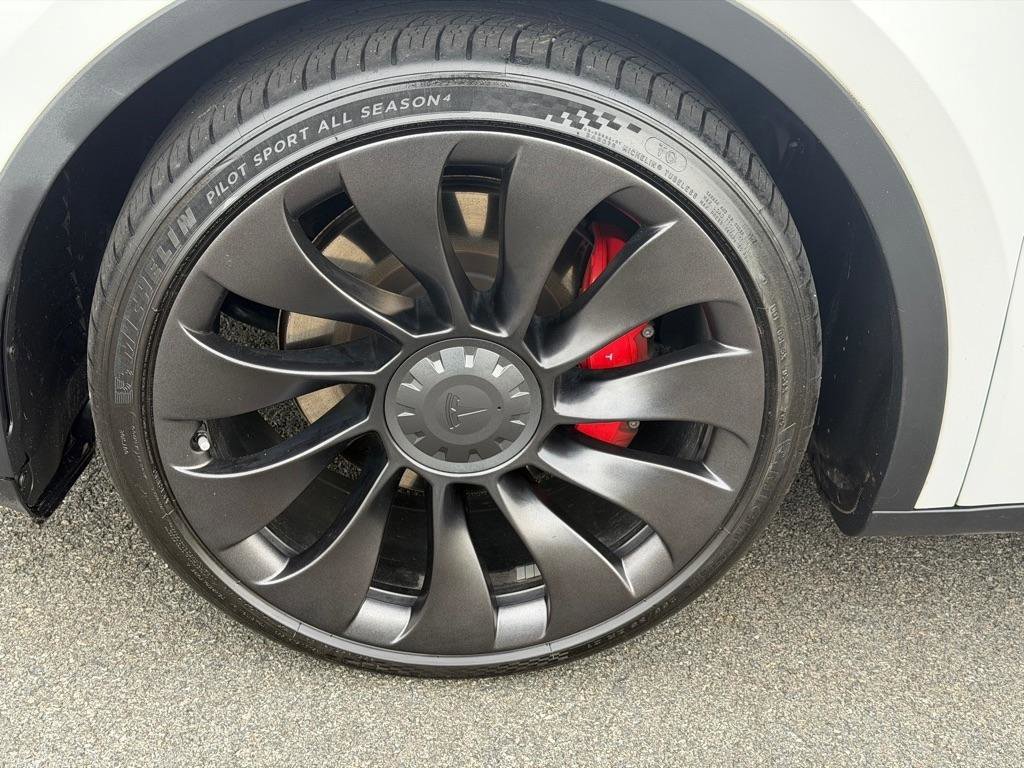 Used 2022 Tesla Model Y Performance AWD/4WD image 12