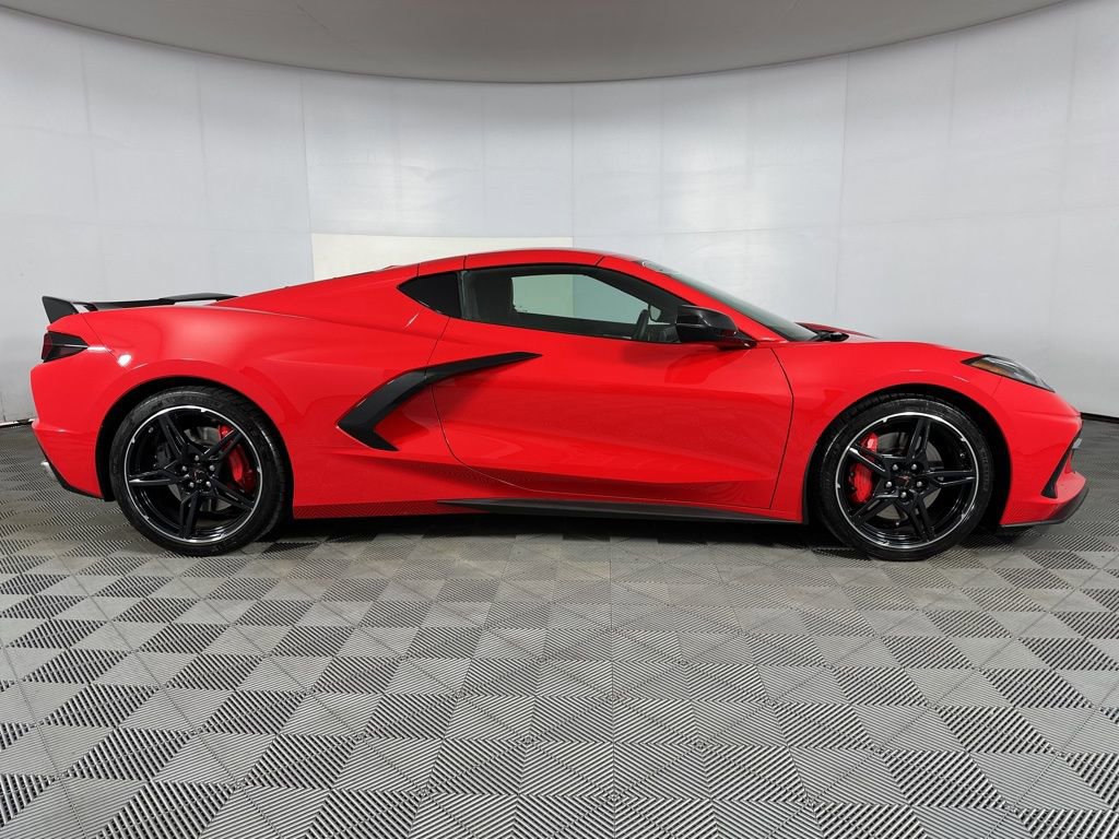 Used 2021 Chevrolet Corvette Stingray Preferred Cpe w/ Z51 Performance Package RWD image 29