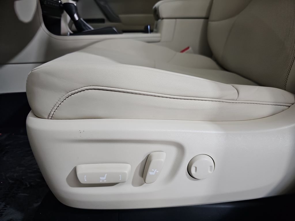 Certified 2023 Lexus GX 460 Premium w/ Premium Package AWD/4WD image 27