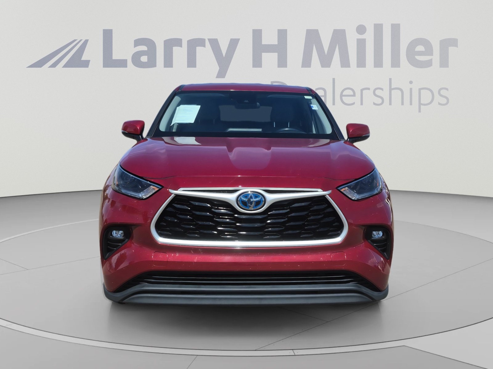 Used 2021 Toyota Highlander LE AWD/4WD image 8