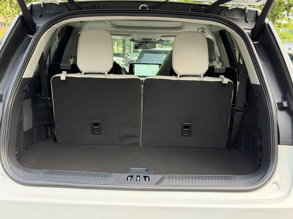 New 2026 Lincoln Aviator AWD w/ Jet Appearance Package image 20