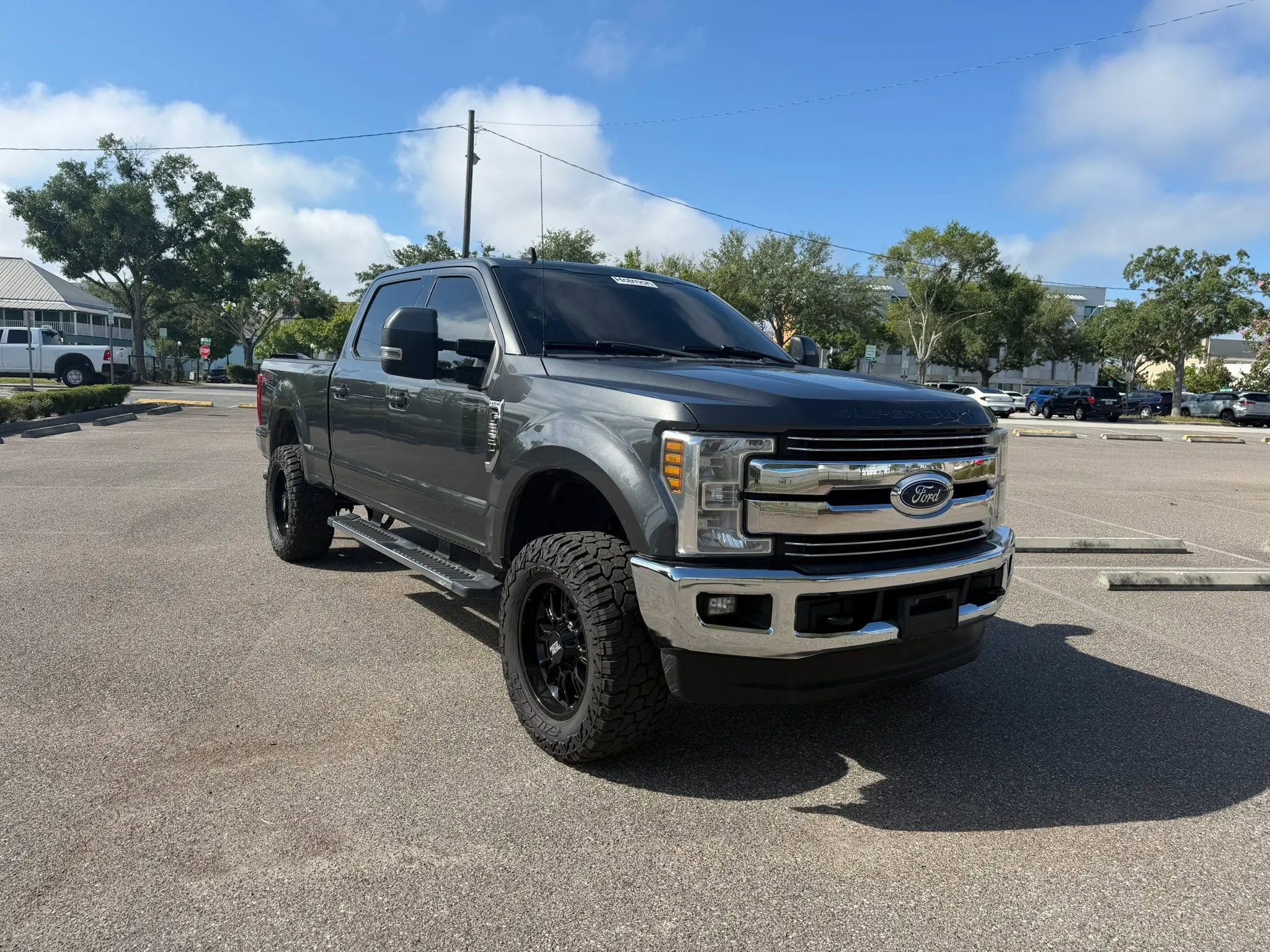 Used 2019 Ford F250 Lariat w/ Lariat Value Package AWD/4WD image 4