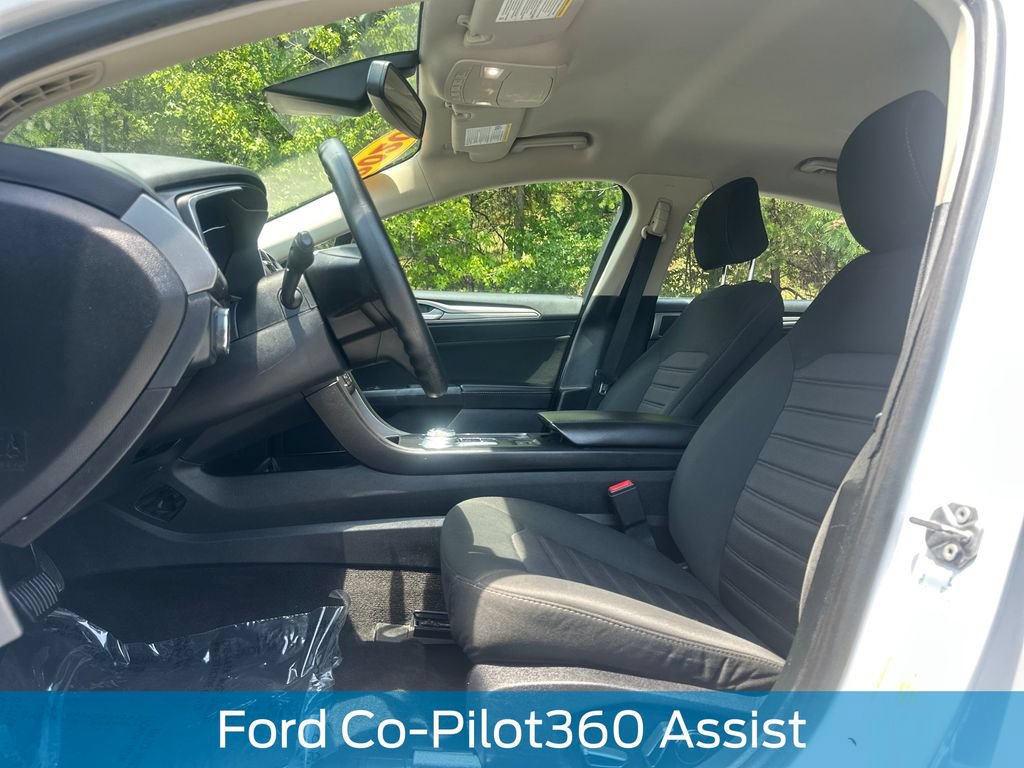 Used 2020 Ford Fusion SE FWD image 13