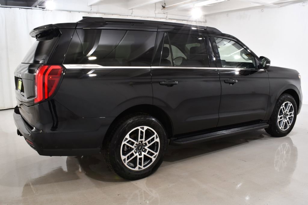 Used 2025 Ford Expedition Active AWD/4WD image 11
